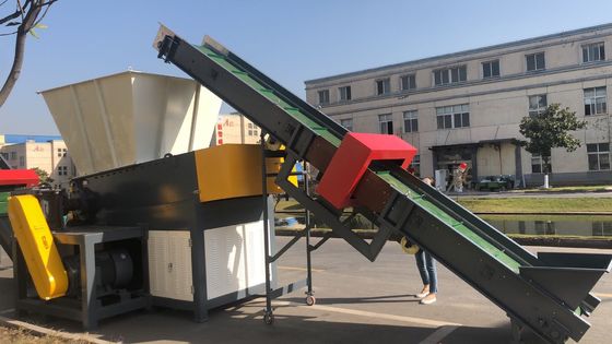 इलेक्ट्रिक 45kw 700 किग्रा / एच बुना हुआ थैला श्रेडर पीई पीपी फिल्म्स